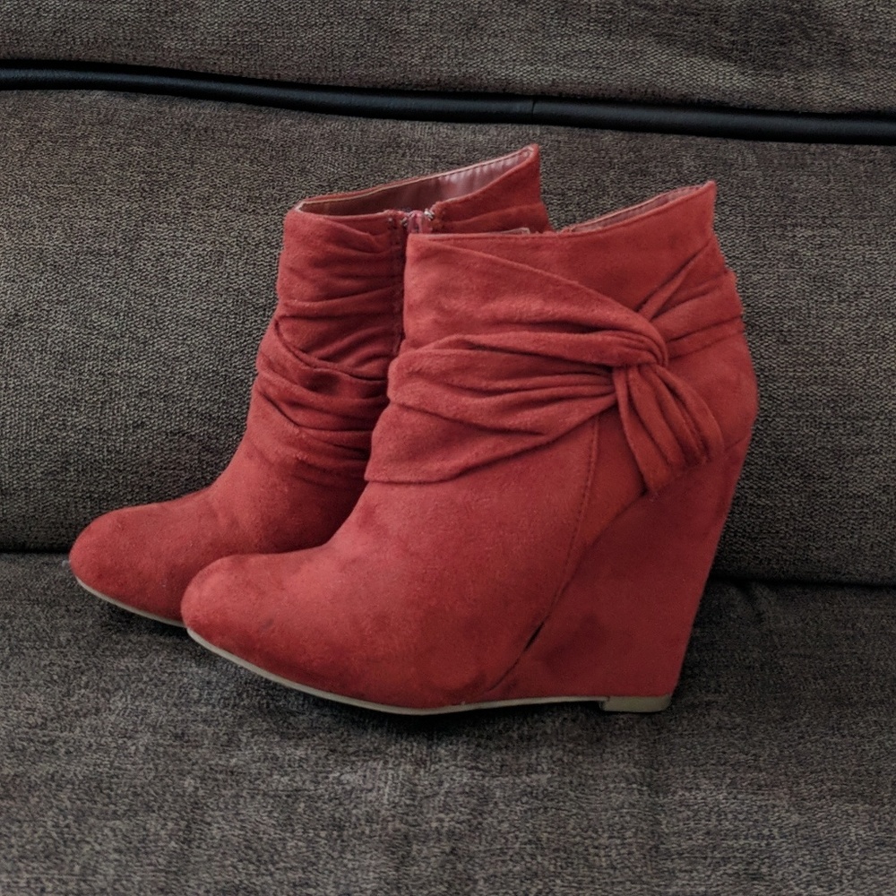 Charlotte Russe burnt orange wedge bootie sz 6